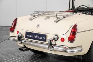 Image 33/50 of MG MGB (1964)