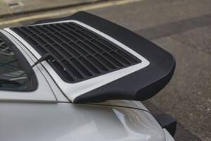 Image 20/33 of Porsche 911 Carrera 3.2 (1988)