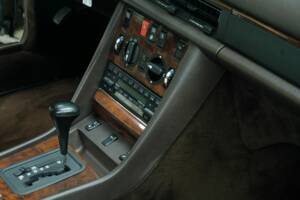 Image 28/50 of Mercedes-Benz 420 SEC (1989)