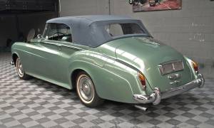 Image 24/50 de Bentley S3 Mulliner Park Ward DHC (1963)
