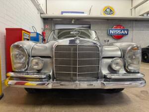 Image 3/18 of Mercedes-Benz 250 SE (1967)