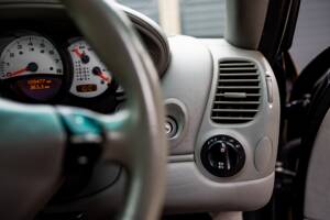 Image 8/50 of Porsche 911 Carrera 4S (2002)