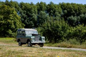 Image 8/50 of Land Rover 88 (1978)