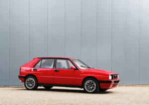 Image 13/41 of Lancia Delta HF Integrale (1989)