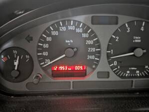 Immagine 32/72 di BMW 328i (1996)