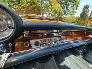 Imagen 22/29 de Mercedes-Benz 280 SE (1968)