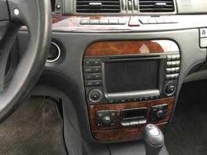 Immagine 22/38 di Mercedes-Benz S 55 AMG (2003)