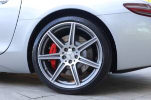 Image 15/75 of Mercedes-Benz SLS AMG Roadster (2012)
