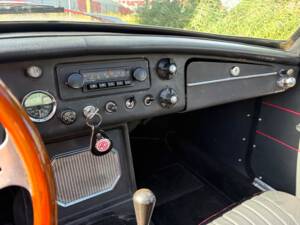Afbeelding 7/18 van MG MGB GT (1967)