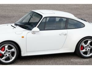 Bild 5/36 von Porsche 911 Carrera 4S (1996)