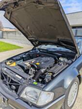 Image 38/42 of Mercedes-Benz 300 SL-24 (1992)
