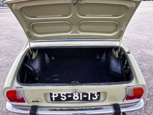 Image 43/55 de Peugeot 504 GL (1979)