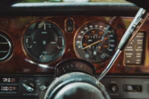 Image 17/42 of Rolls-Royce Silver Shadow II (1977)