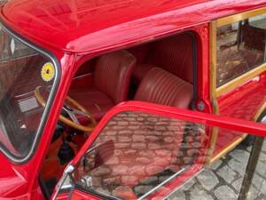 Image 8/24 of Morris Mini Traveller (1968)