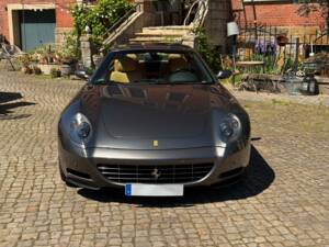 Afbeelding 36/74 van Ferrari 612 Scaglietti (2006)