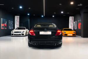 Image 13/40 of Mercedes-Benz CL 65 AMG (2008)