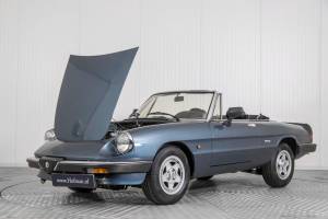 Bild 46/50 von Alfa Romeo 1.6 Spider (1989)