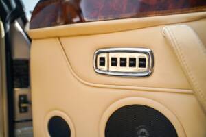 Bild 37/50 von Bentley Azure (2001)
