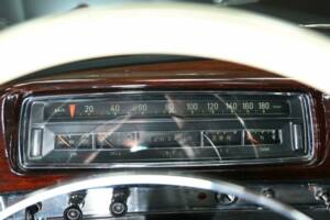Bild 22/49 von Mercedes-Benz 220 SE (1960)