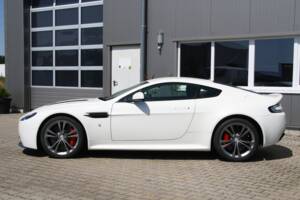 Image 6/24 de Aston Martin V12 Vantage S (2015)