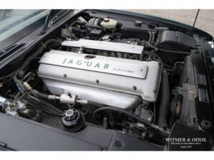 Bild 32/34 von Jaguar XJ6 3.2 Executive (1997)