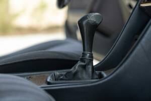 Bild 32/48 von Mercedes-Benz 200 CE (1990)