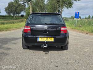 Image 9/42 of Volkswagen Golf IV 1.6 (2003)