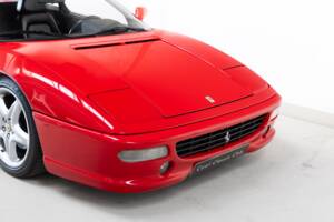 Afbeelding 26/40 van Ferrari F 355 Berlinetta (1996)
