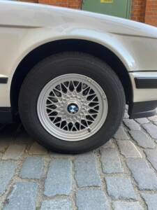 Bild 31/82 von BMW 525i (1993)
