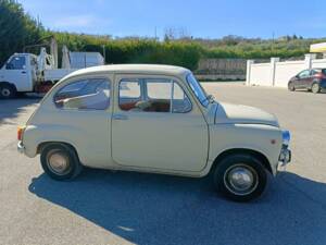 Image 19/44 of FIAT 600 D (1967)