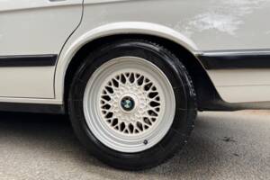 Bild 7/47 von BMW 528i (1986)