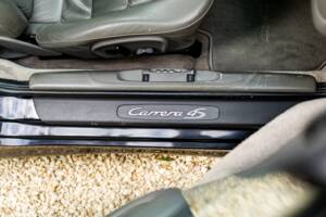 Image 18/50 of Porsche 911 Carrera 4S (2002)