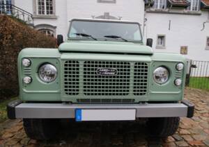Bild 23/24 von Land Rover Defender 110 Heritage (2015)