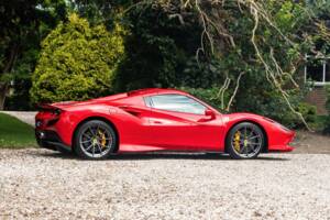 Image 10/19 of Ferrari F8 Spider (2020)