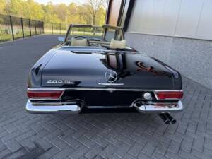 Bild 10/38 von Mercedes-Benz 280 SL (1969)