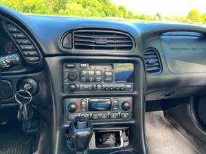 Image 28/50 of Chevrolet Corvette (2001)