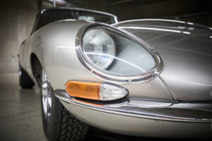 Image 21/99 of Jaguar E-Type 3.8 (1964)
