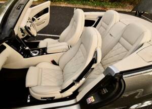 Image 25/50 of Bentley Continental GTC (2011)