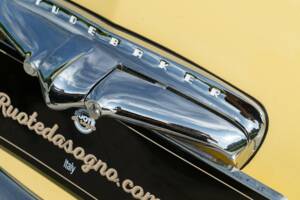 Image 38/50 of Studebaker Champion Regal DeLuxe Convertible (1950)