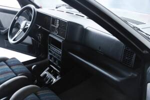 Image 42/50 of Lancia Delta HF Integrale (1988)