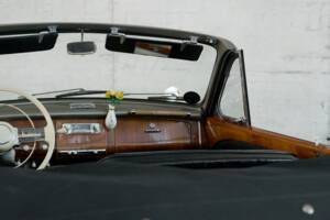 Immagine 19/50 di BMW 502 Baur (1955)