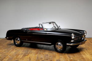 Image 1/17 of Peugeot 404 Convertible (1963)