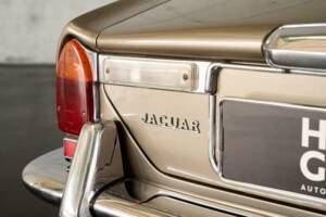 Bild 35/50 von Jaguar XJ 6 L 4.2 (1975)