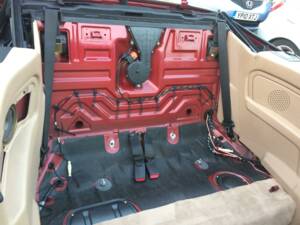 Bild 32/33 von BMW 318i (1993)