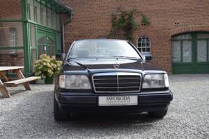 Image 5/15 of Mercedes-Benz E 200 (1997)