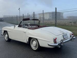 Image 4/8 of Mercedes-Benz 190 SL (1961)