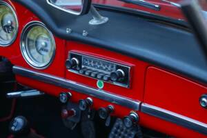Image 49/50 of Alfa Romeo Giulia 1600 Spider (1963)