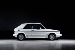 Imagen 2/39 de Volkswagen Golf Mk I Convertible 1.8 (1994)