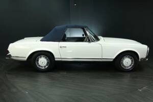 Image 7/50 of Mercedes-Benz 280 SL (1968)