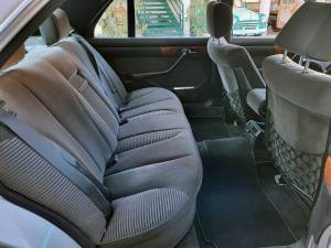 Image 23/30 of Mercedes-Benz 500 SEL (1985)